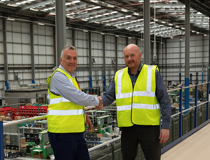 (l-r) Ian Wilson, Senior Manager - Distribution Sales at Toshiba & Simon Meadmore, Vice President of Product and Supplier Management at Farnell