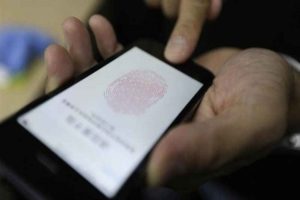 fingerprint_scanner_iphone_generic_1487848728336 On-Screen Fingerprint Sensor Smartphones Will Debut This Year, Says CruicialTec