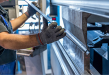 How Internet of Things is Revolutionizing the Factory Floor IoT-factory-Workplace