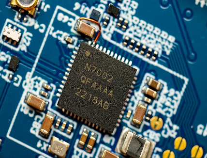 Wi-Fi 6 companion IC